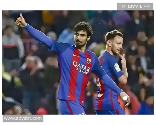 西甲激战巴萨与巴黎圣日耳曼平局争议判罚引发全场热议